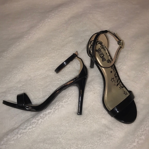 Black High Heels - Picture 1 of 2